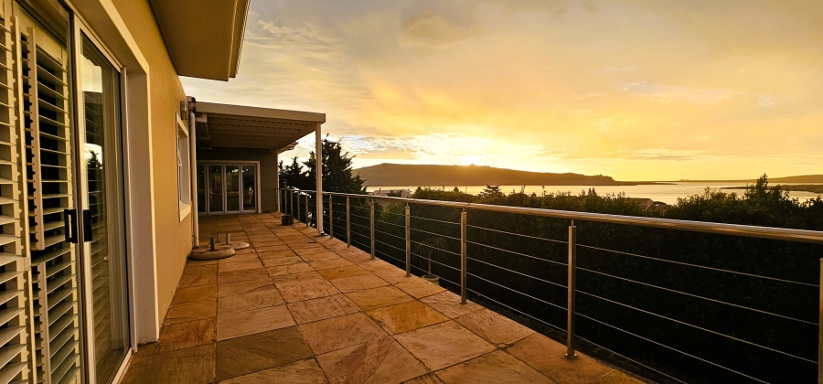 5 Bedroom Property for Sale in Middedorp Western Cape